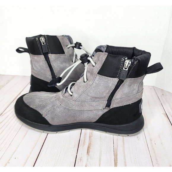 New No Box UGG Kids Turlock WP Gray Black Boots Youth Size 6 STYLE: 1103505K - Picture 2 of 10